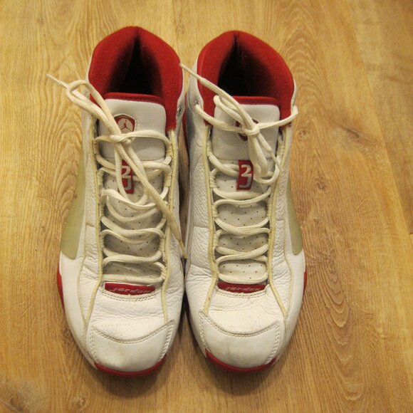 2004 Nike Air Jordan Derek Jeter Shoes Size 13 - Picture 3 of 5